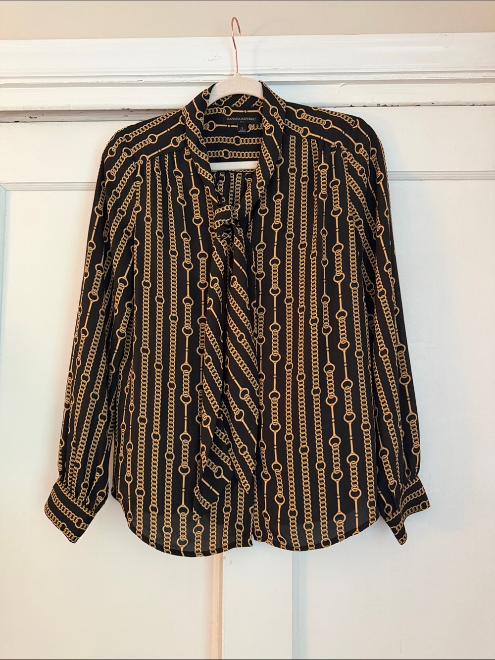 Banana Republic Black Shirt with Gold Chain-Print Small